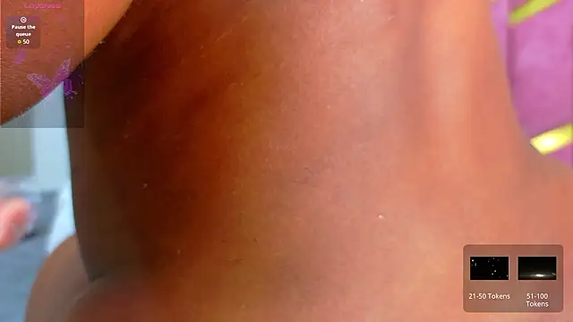 hornyhousekeeper_ (F young) - play pussy and big squirt