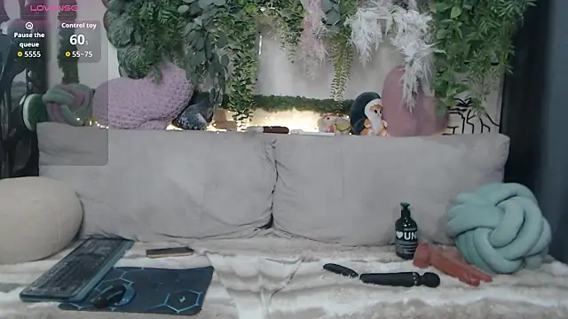 scyrim2 (F young) - naked