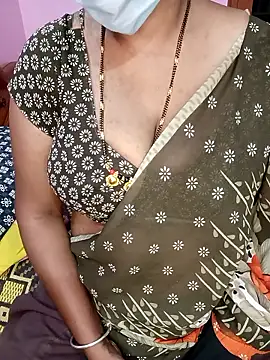 kannadatamiltelugubeauty (F milf) - Ass show