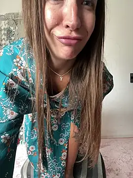 Webcam Model (Yara-Lolii)  is live.Free join now!