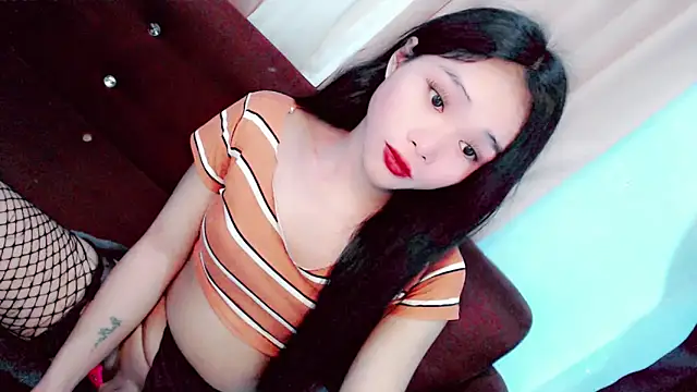 Amomentoflust99 webcam