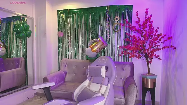 summer_miller (F teen) - Clamps in my nipples🍒