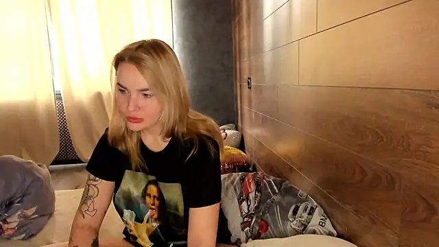 ammyluu (F young) - play with pussy