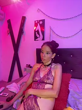 Webcam Model (Little_Naughtty)  is live.Free join now!