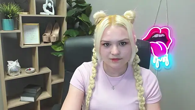 sweetlilyxo - SweetLilyxo's free webcam - UK Sex Cams