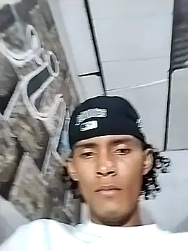 spittermasterpig1 - Spittermasterpig1's free webcam - UK Sex Cams