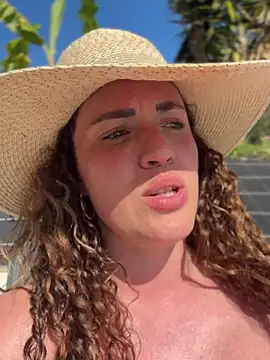 Clarasense__'s live cam