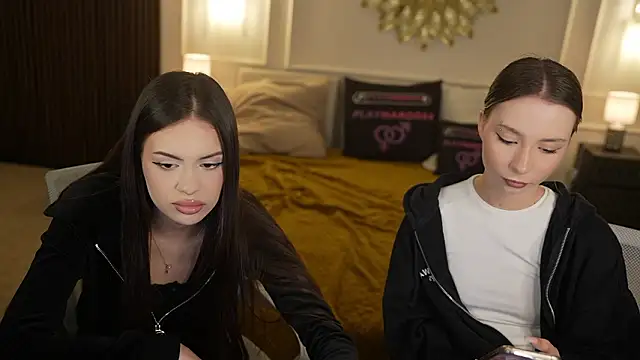 milana_angell (G teen) - show tits 1 girl