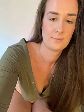 EllaMae live sex cam