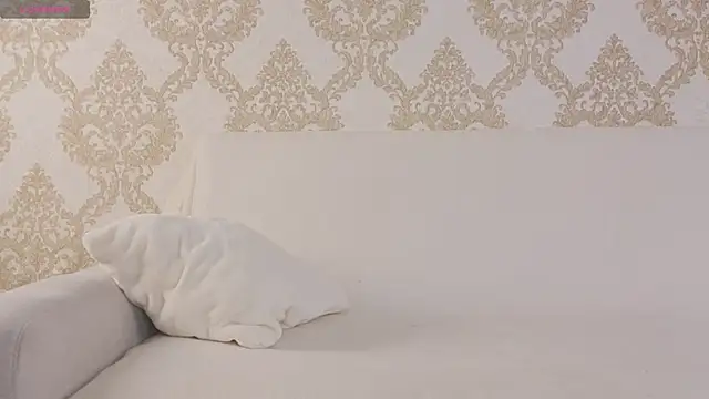 foxy_bloomm (F teen) - take off bra