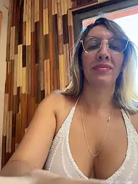 Gatitacarlita live sex cam