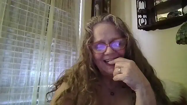 DestineeLoverGirl live sex cam