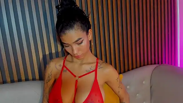 lauraaristizabal (F teen) - plug ass-twerking-spank hard