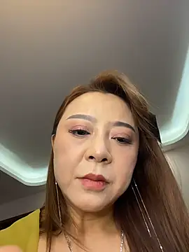 美女LuckyGirl-11在线直播