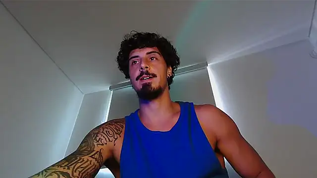 milkoffe live sex cam