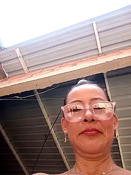 salome_69 (F milf) - Baile erótico con aseite