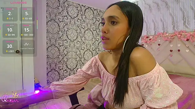 tiny_tay - TINY_TAY's free webcam - UK Sex Cams