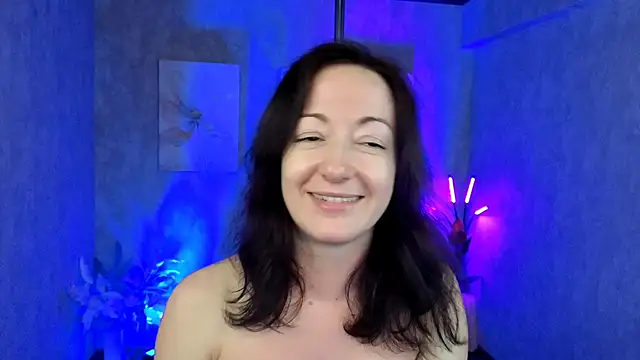 kimberlyray777 (F milf) - fingers in?(5 min)