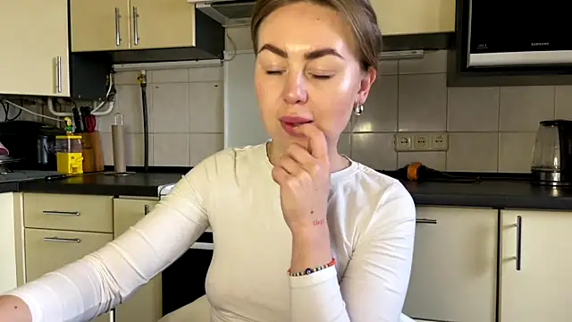 martaluna_ - MartaLuna_'s free webcam - UK Sex Cams