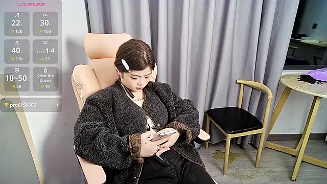 po_fu (F young) - 才艺表演，热舞一支