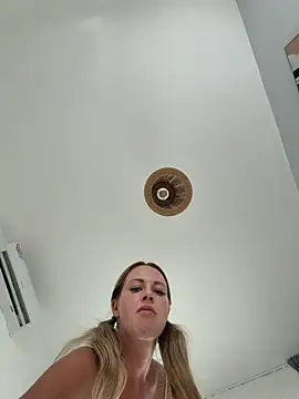 streetdoll (F young) - Ride dildo