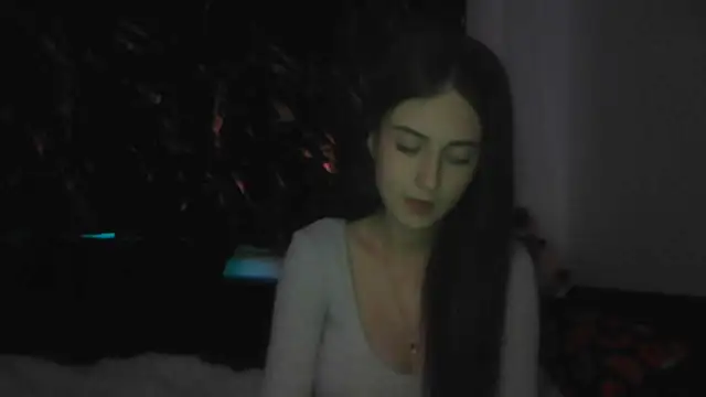 karlaluuvv (F teen) - palcoweczka