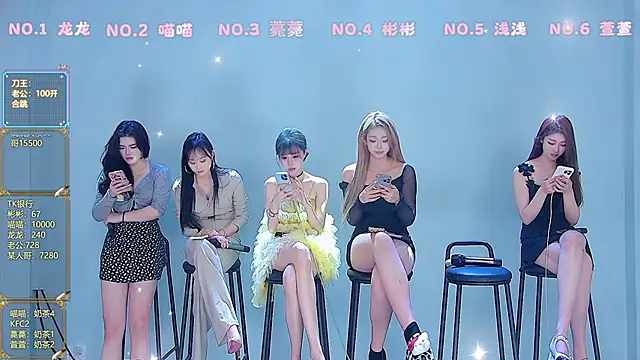 fox_815 (Ask my age) - 开心的叫出来10下拖鞋打屁股