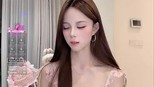 美女Nebula-qiu在线直播