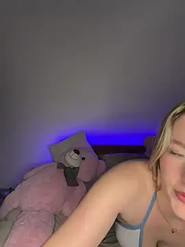 Webcam Model (Zoey__08)  is live.Free join now!