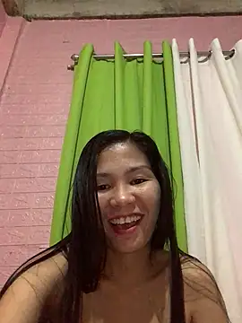 Webcam Model (Cleo17)  is live.Free join now!