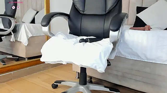 megan-8 - Megan-8's free webcam - UK Sex Cams