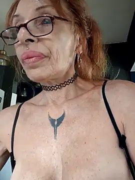 Webcam Model (FrozenWaffle)  is live.Free join now!