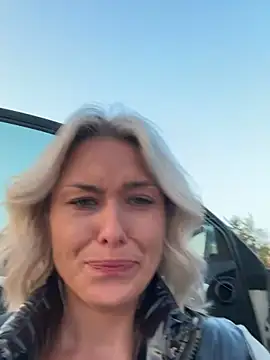 petrouchkaaa_'s live cam