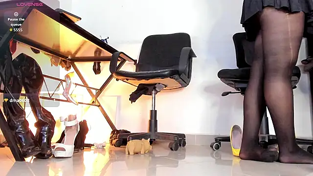 orianaflores1 (F young) - cum show