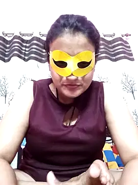 Webcam Model (Gullapi)  is live.Free join now!