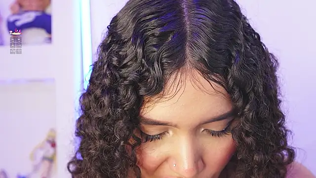 eloisesweetxx (F teen) - Finger in pussy... Slide inside 💦