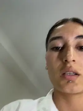 scarlett_12 - Scarlett_12's free webcam - UK Sex Cams