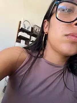 pregnant_sofii18 (F young) - show my sexy tits and rub public