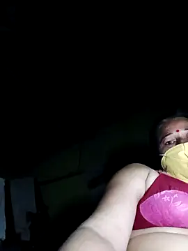 Webcam Model (Haliya88)  is live.Free join now!