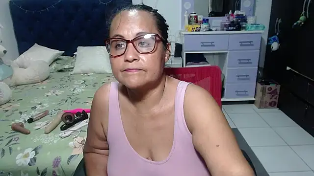 pervert_mommy_ - Pervert_mommy_'s free webcam - UK Sex Cams