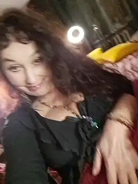 GypsyEsmeralda's Stripchat show and profile