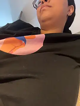 Webcam Model (XMara)  is live.Free join now!