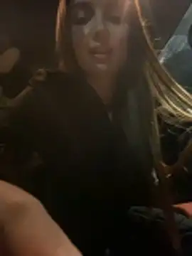 Webcam Model (KrisMagnoly)  is live.Free join now!