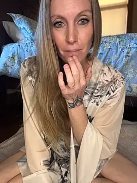 itsdannig (F milf) - First O of the Day!!