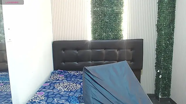 violet_angel13 (F teen) - show tits