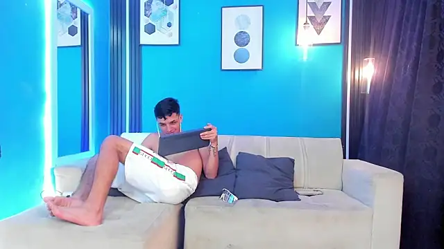 kingofheavens_2 - KingOfHeavens_2's free webcam - UK Sex Cams