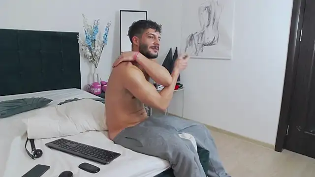 i_amalessandro - I_amAlessandro's free webcam - UK Sex Cams