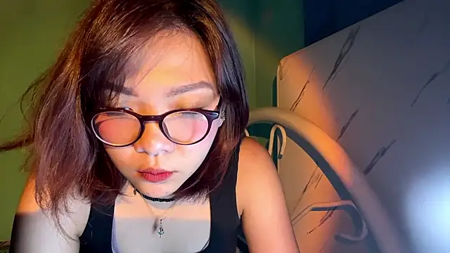 urhottie_lottie (F young) - dance for you <3