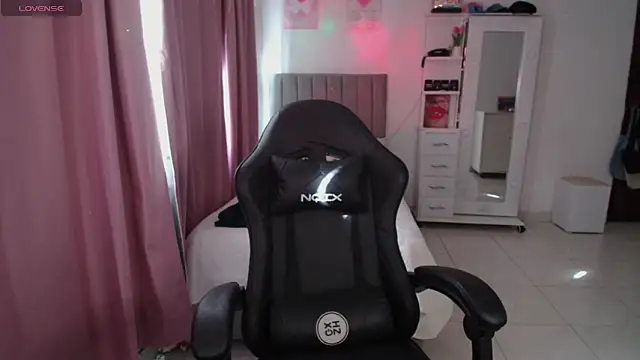 violetta_blackk (F teen) - Stand up