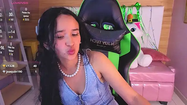 bella_vibess_s - Bella_vibess_s's free webcam - UK Sex Cams